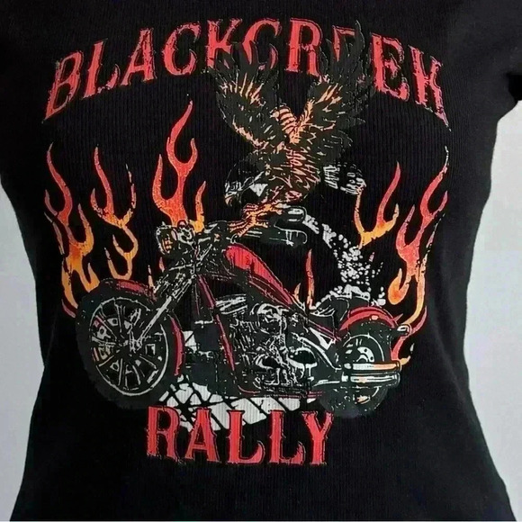 Free 🆕Graphic Biker Crop T-Shirt - Picture 3 of 16